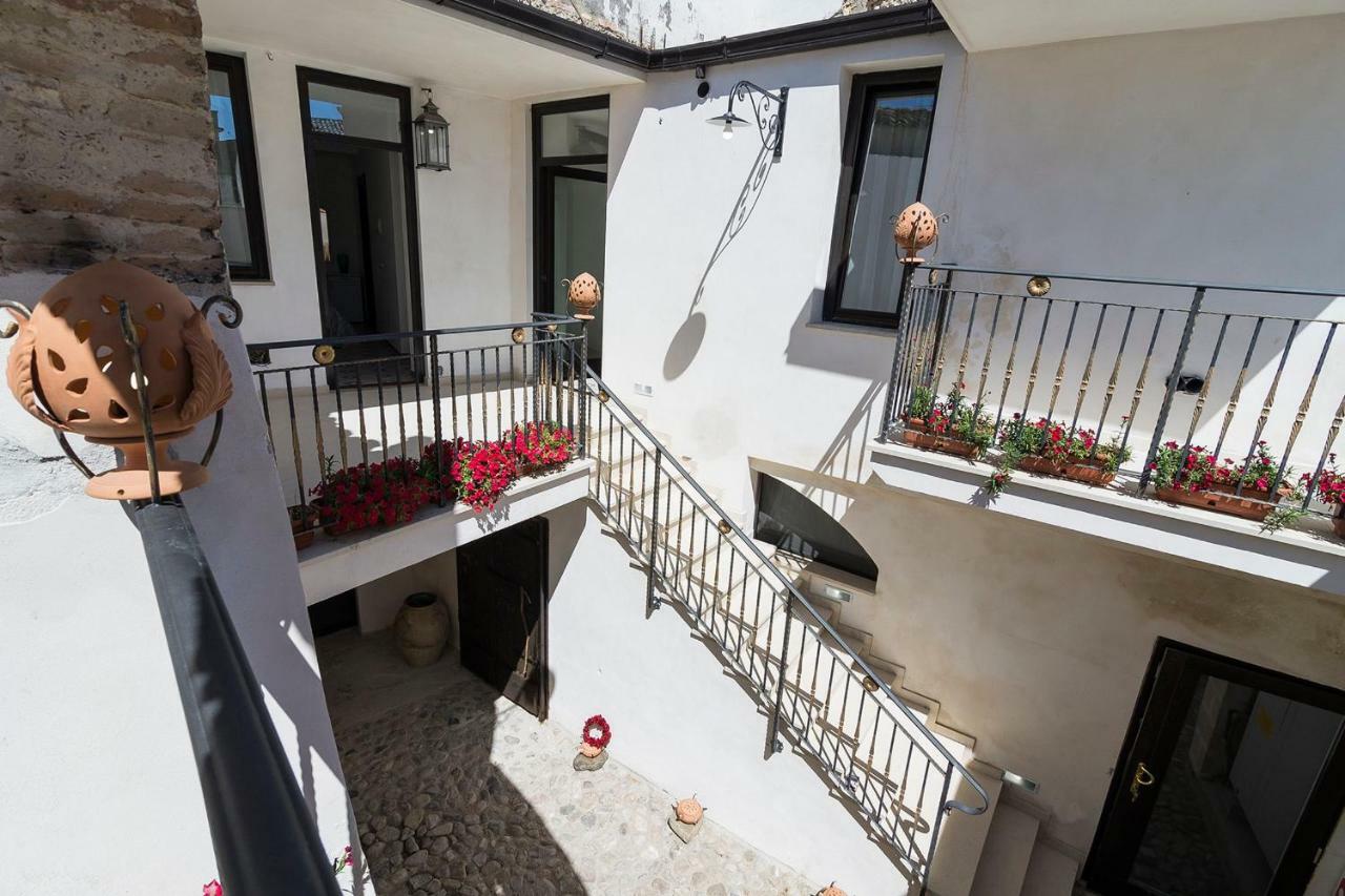 Residenza La Nivera Miglionico Екстериор снимка